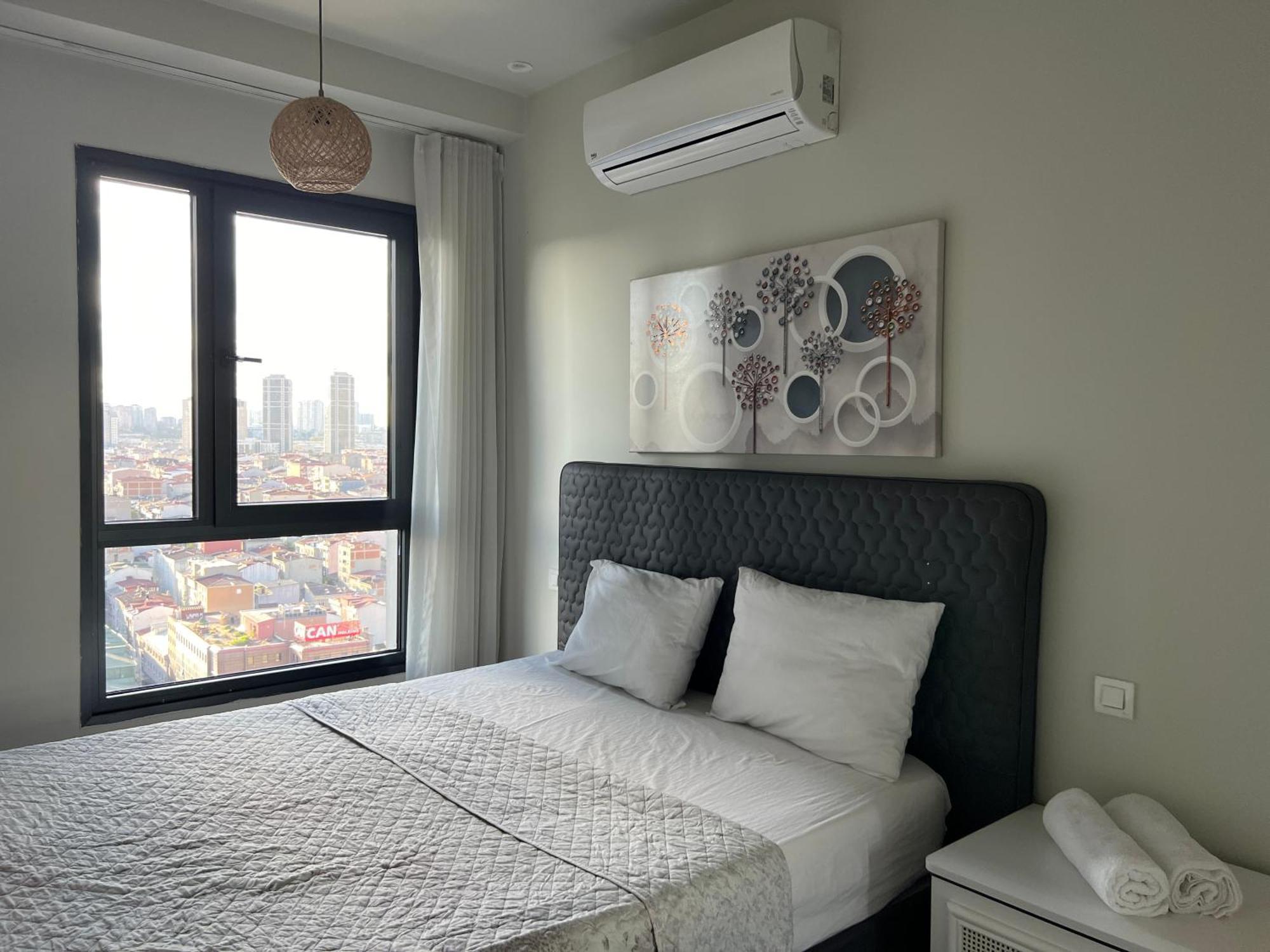 Huzurlu Ve Sirin İstanbul